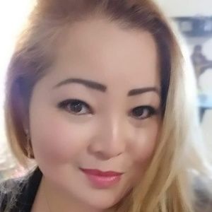 Meet your Posher, Rowena